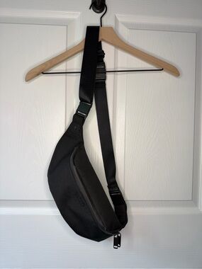Lo and Sons Nylon Bond Convertible Bag